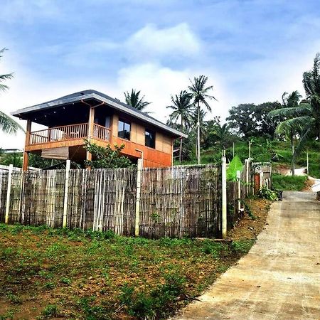 הוילה טגאיטאי Modern Bahay Kubo In A Farm Near Tagaytay מראה חיצוני תמונה