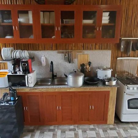 הוילה טגאיטאי Modern Bahay Kubo In A Farm Near Tagaytay מראה חיצוני תמונה
