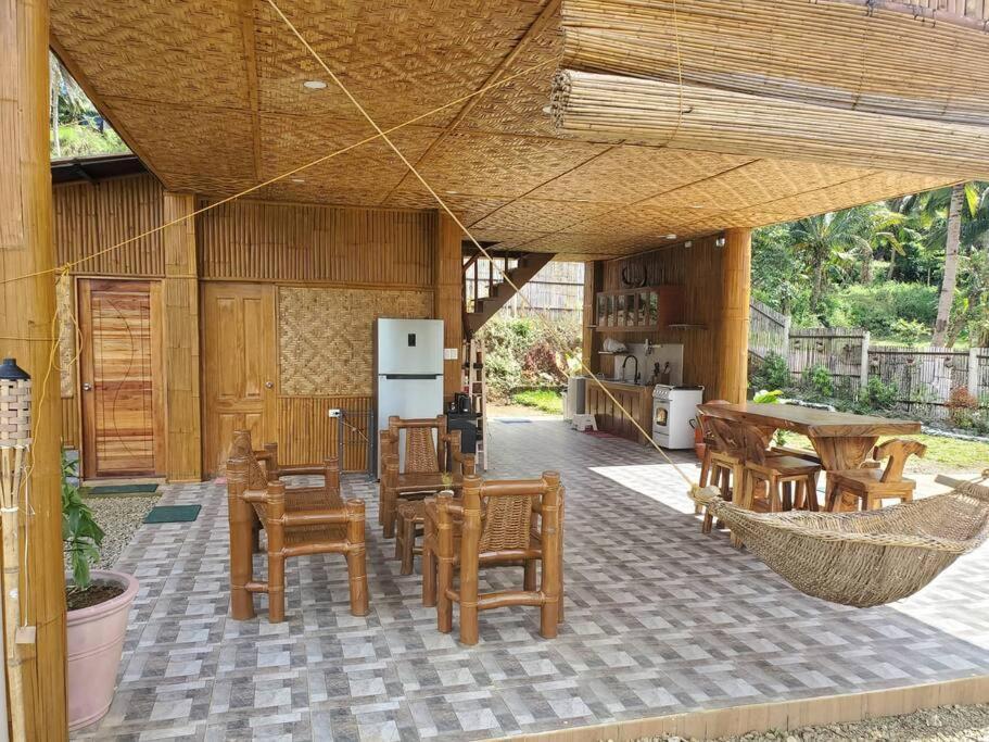 הוילה טגאיטאי Modern Bahay Kubo In A Farm Near Tagaytay מראה חיצוני תמונה