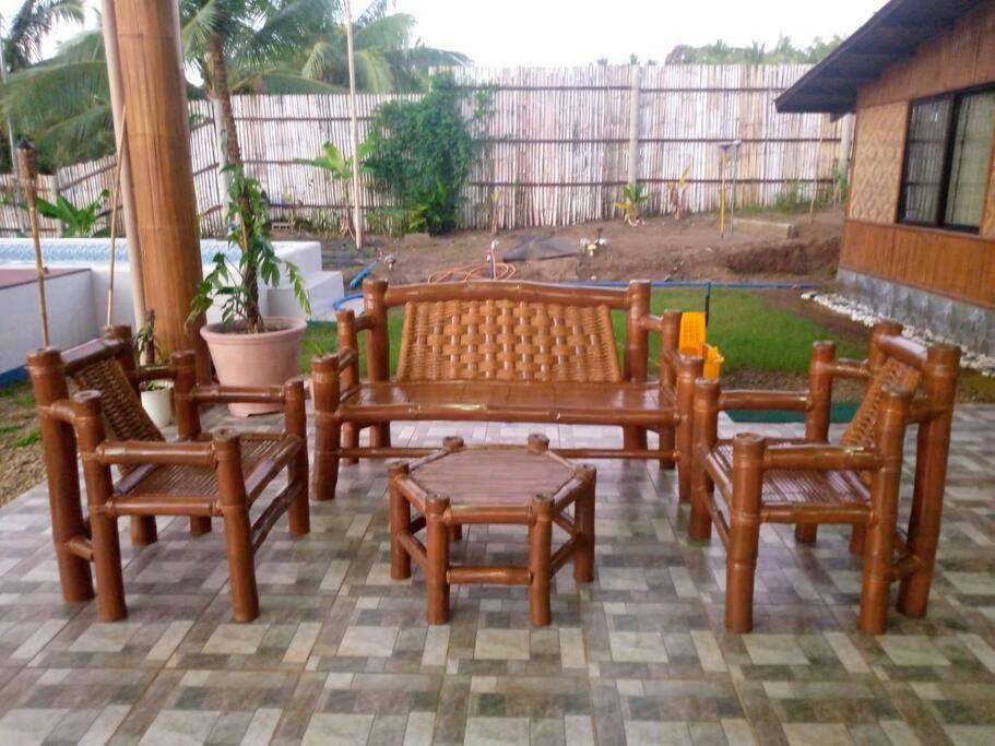 הוילה טגאיטאי Modern Bahay Kubo In A Farm Near Tagaytay מראה חיצוני תמונה