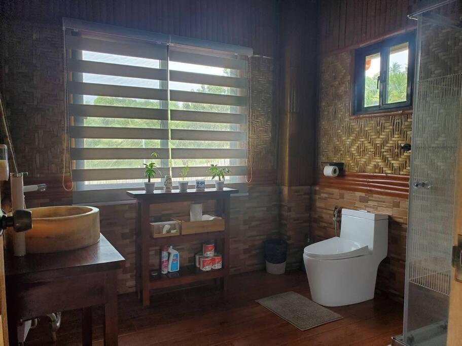 הוילה טגאיטאי Modern Bahay Kubo In A Farm Near Tagaytay מראה חיצוני תמונה