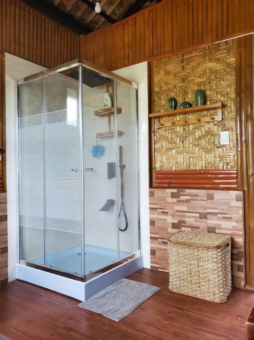 הוילה טגאיטאי Modern Bahay Kubo In A Farm Near Tagaytay מראה חיצוני תמונה