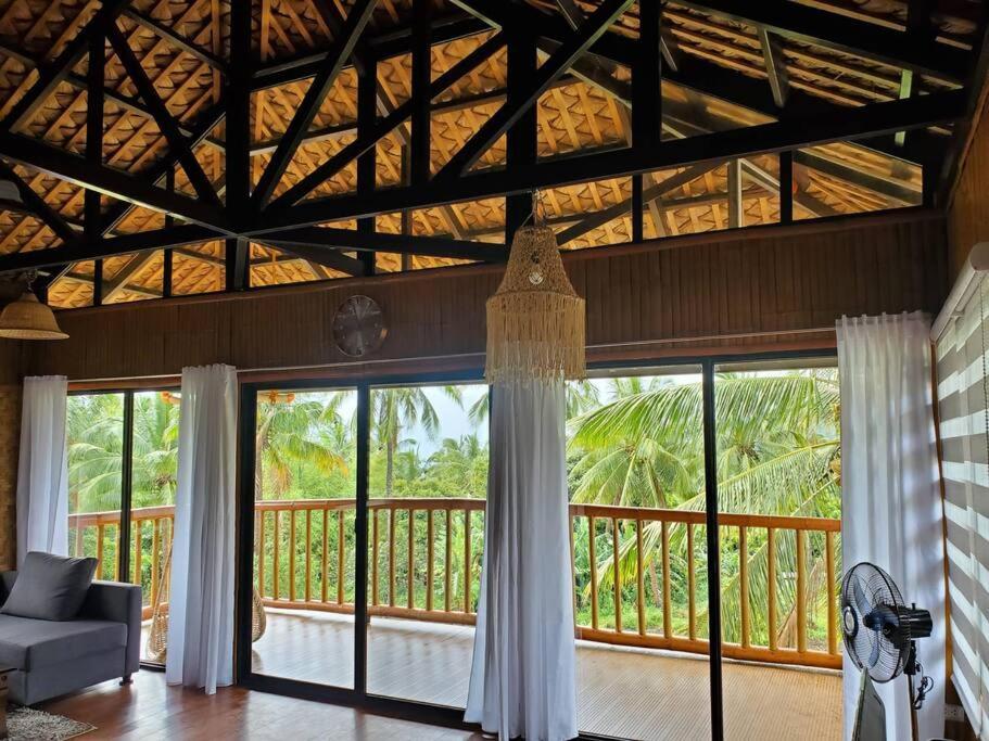 הוילה טגאיטאי Modern Bahay Kubo In A Farm Near Tagaytay מראה חיצוני תמונה